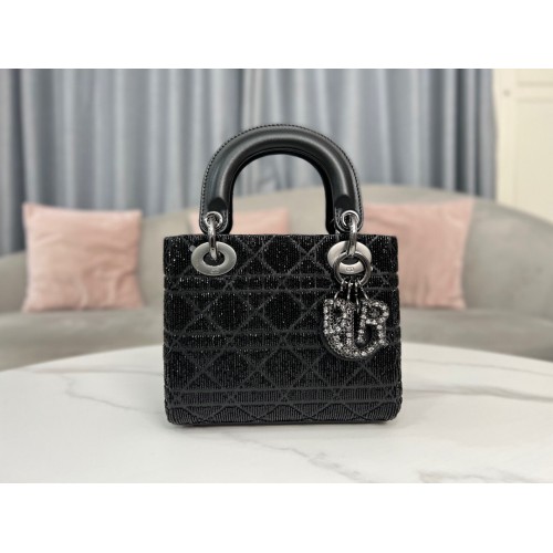 TCO10 CD Lady Dior 17 Mini 45