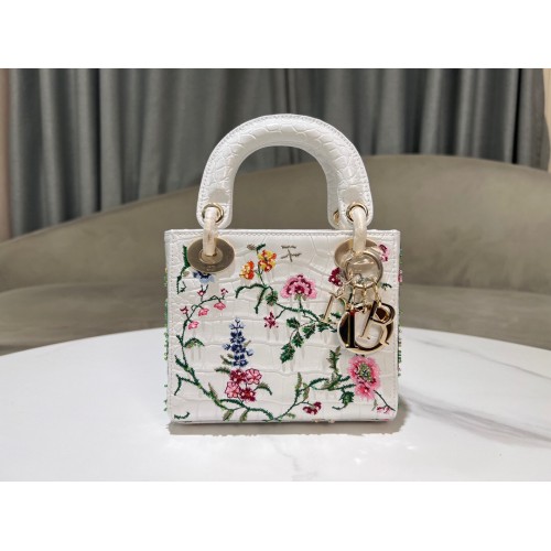 TCO10 CD Lady Dior 17 Mini 63